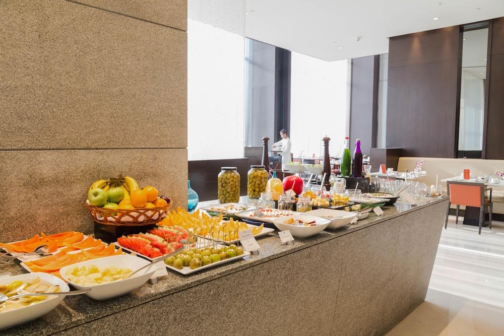 Trident Hyderabad Hotel Exterior photo A buffet at a hotel