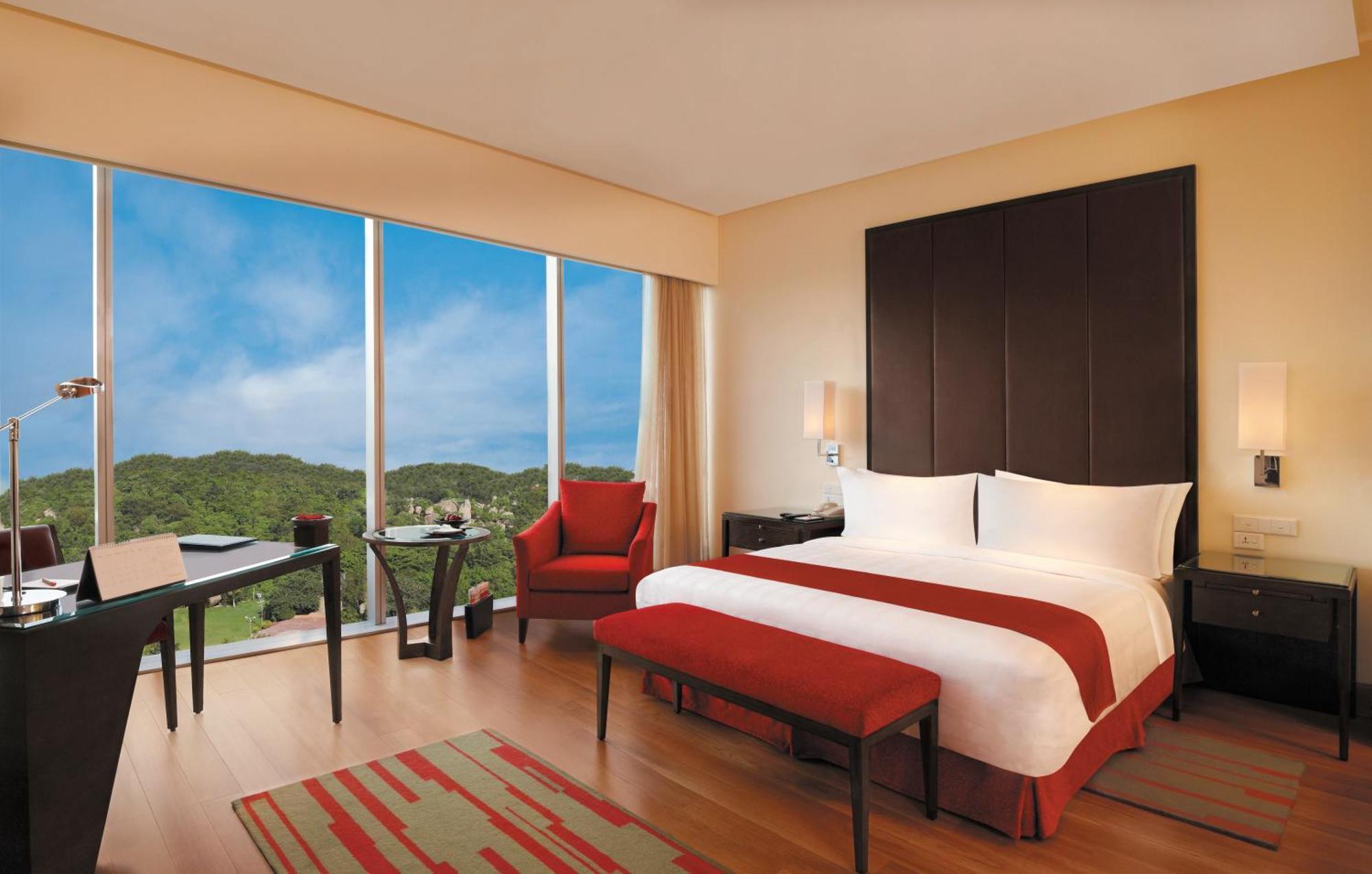Trident Hyderabad Hotel Exterior photo A room at the Taj Bengal