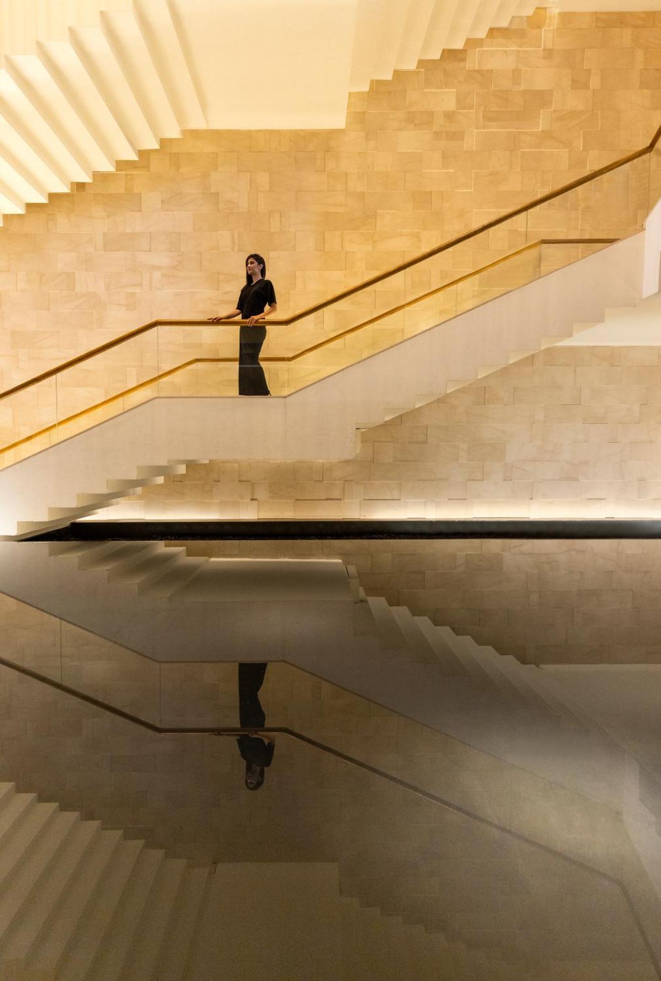 Trident Hyderabad Hotel Exterior photo The staircase
