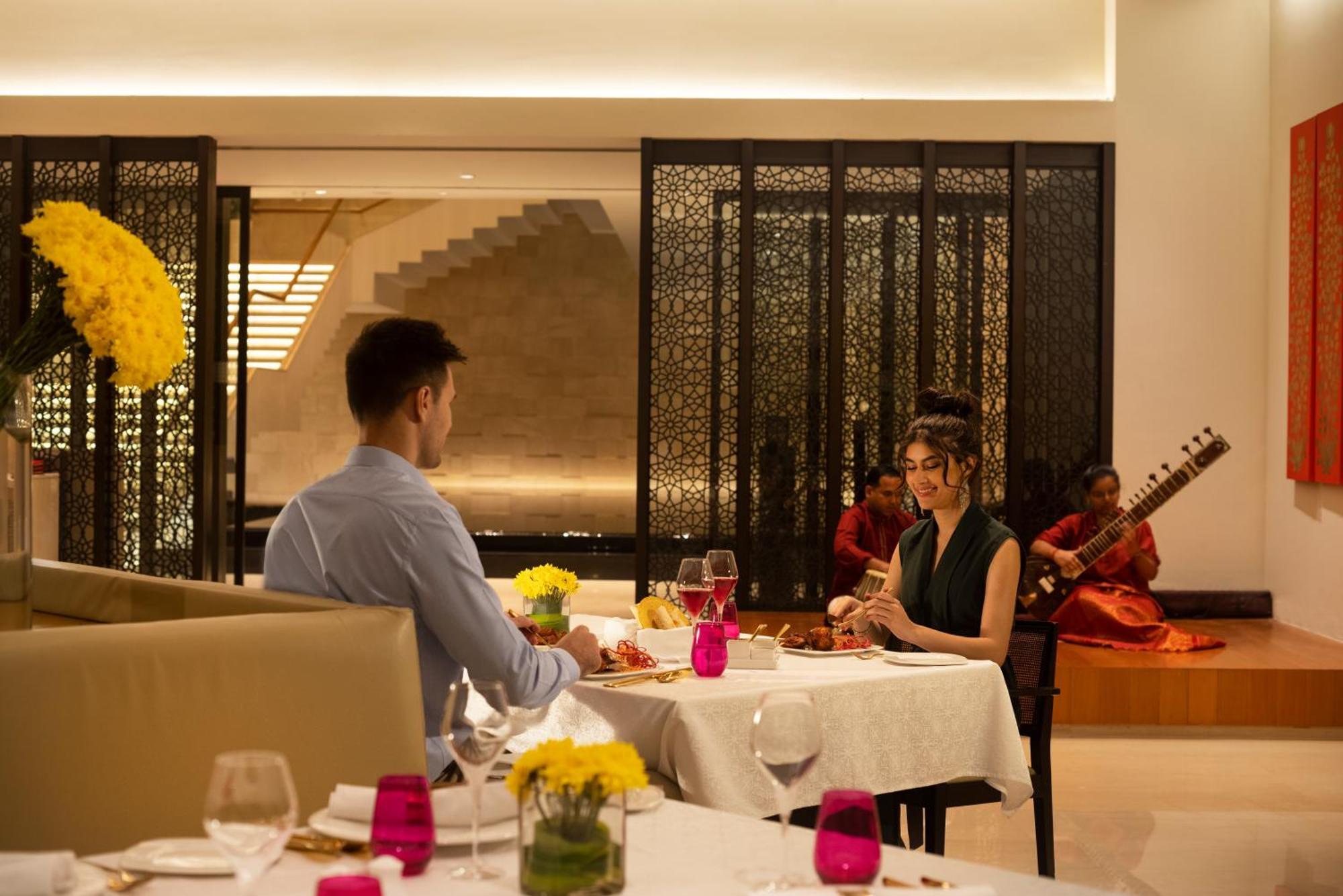 Trident Hyderabad Hotel Exterior photo The Oberoi, Mumbai