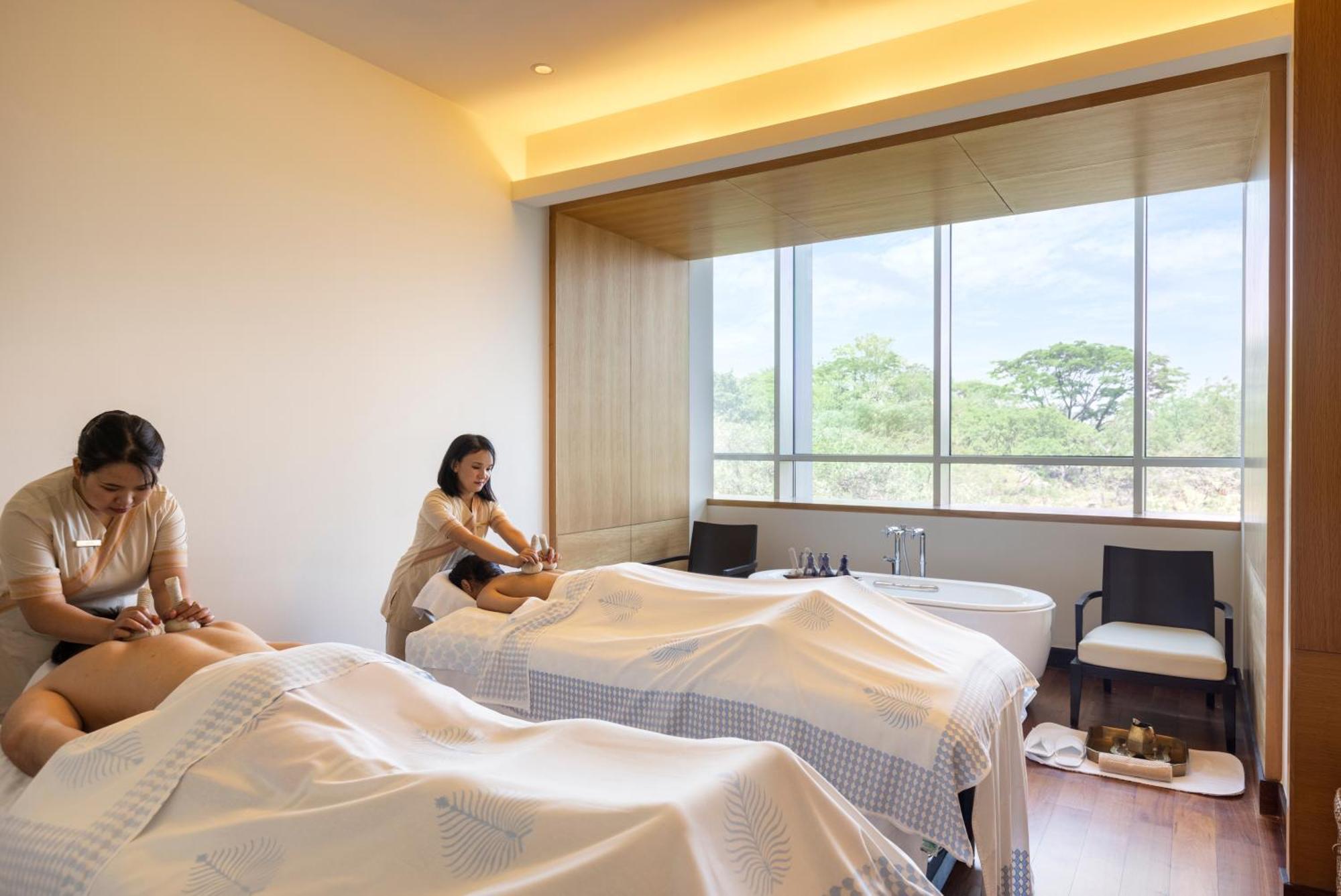 Trident Hyderabad Hotel Exterior photo A spa in Taiwan