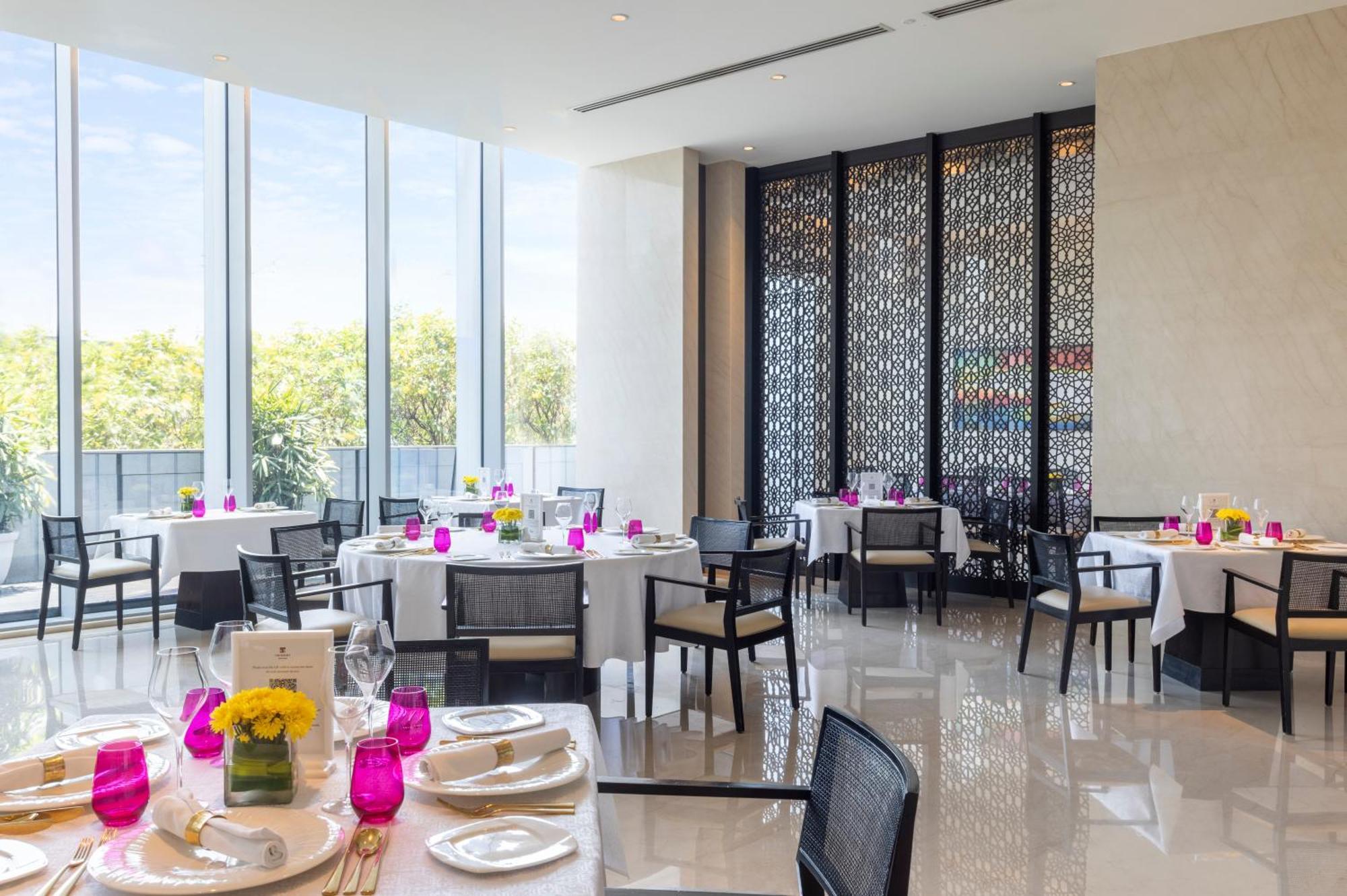 Trident Hyderabad Hotel Exterior photo The Park, New Delhi