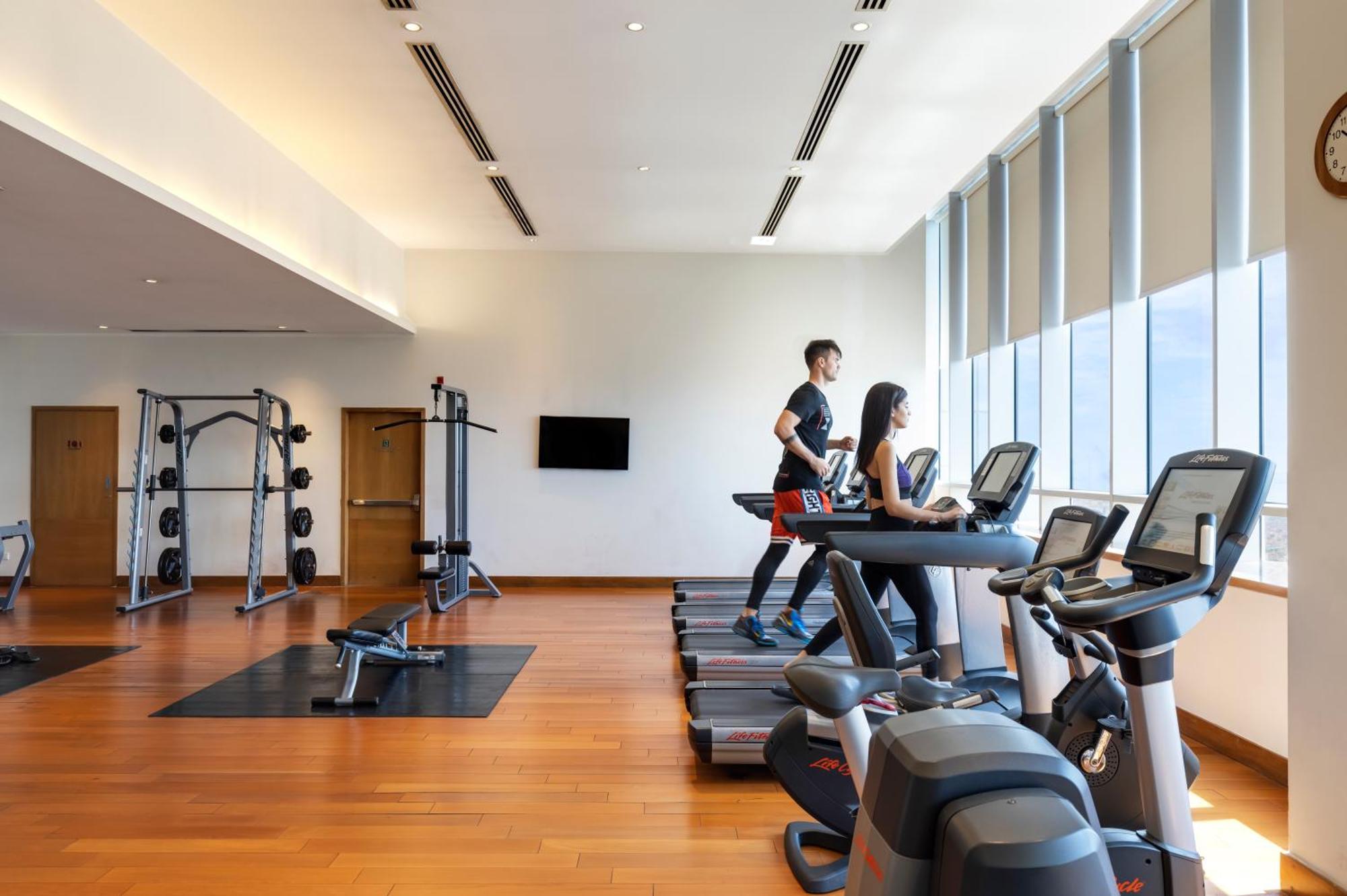 Trident Hyderabad Hotel Exterior photo The gym at the hotel