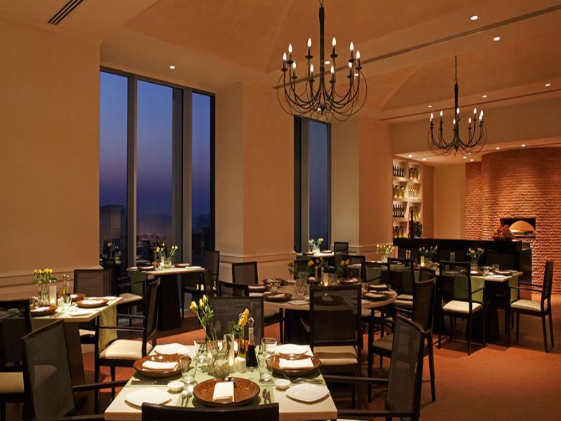 Trident Hyderabad Hotel Exterior photo The restaurant