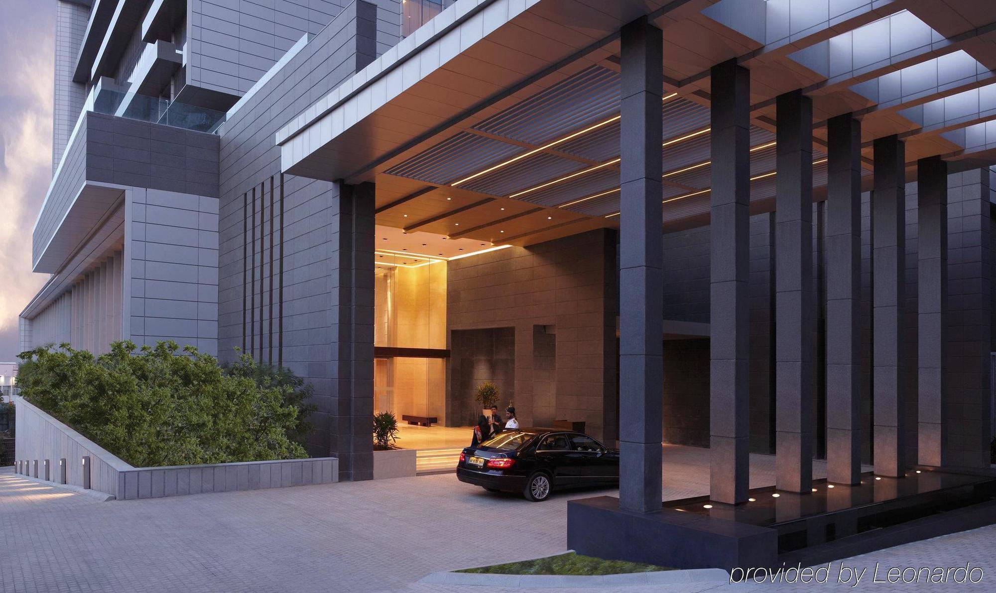 Trident Hyderabad Hotel Exterior photo The entrance of the hotel